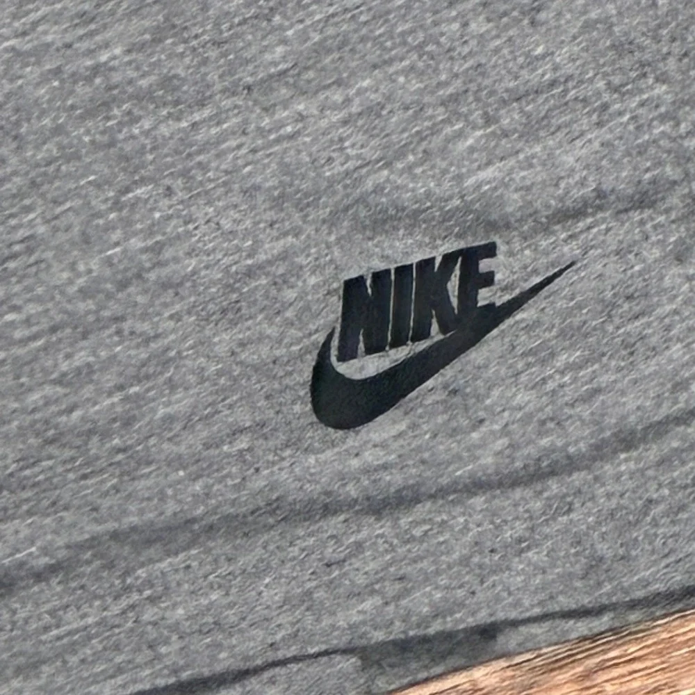 Nike sportswear essential